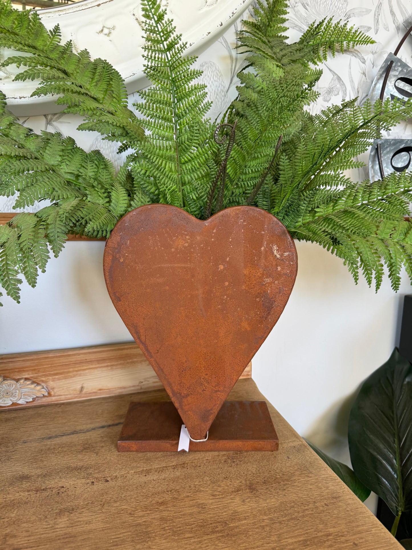 METAL HEART PLANTER