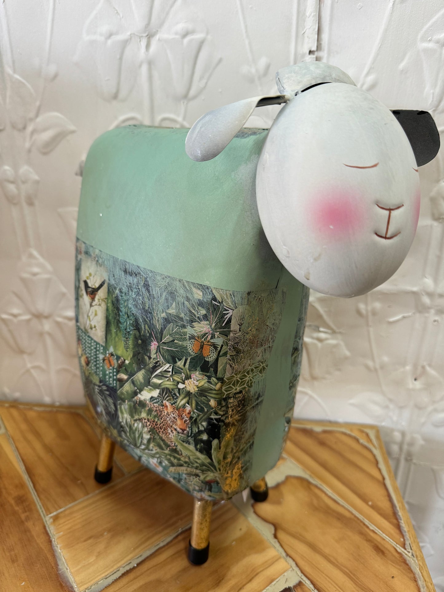 DECORATIVE SHEEP