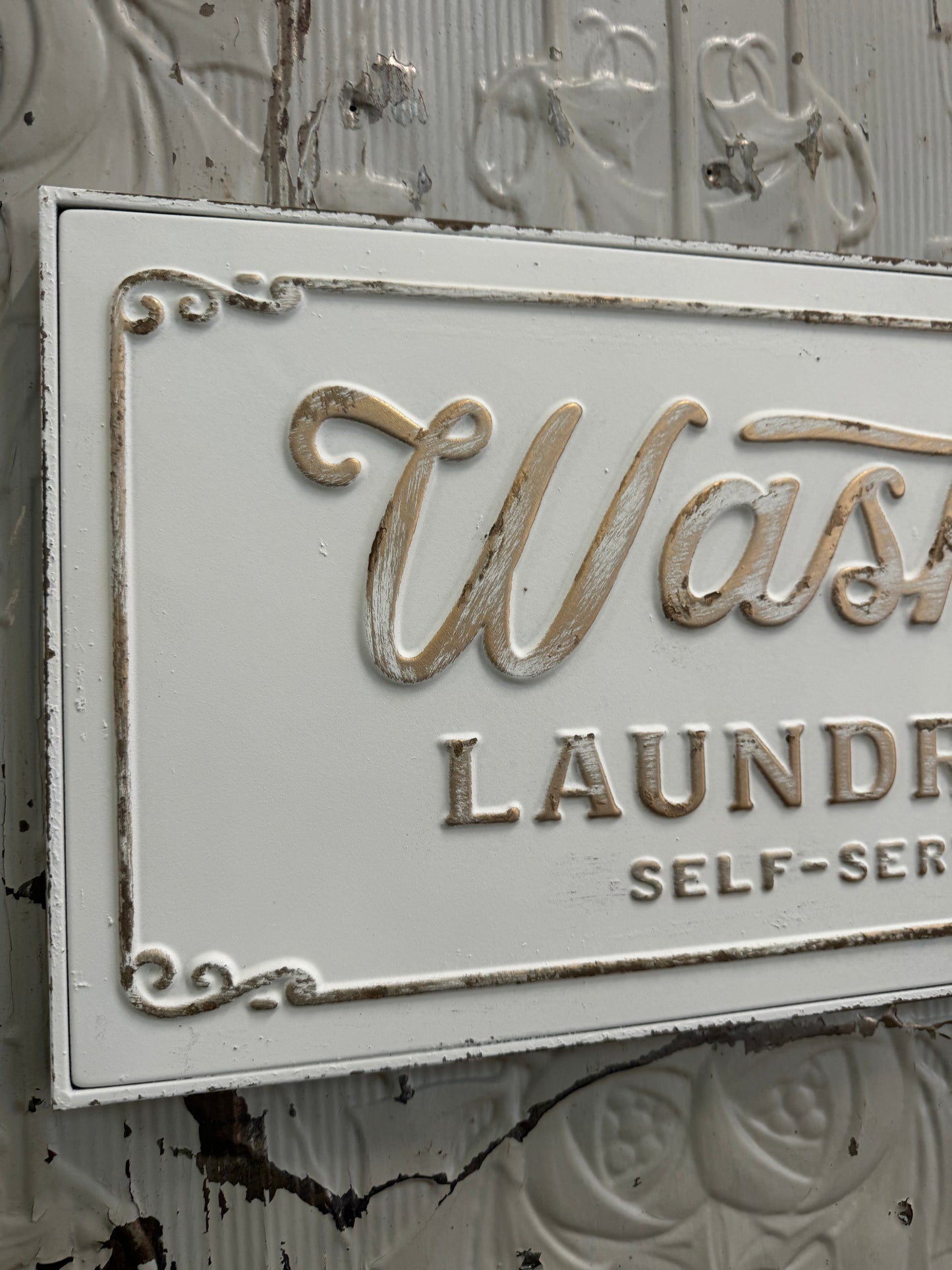 TIN LAUNDRY SIGN