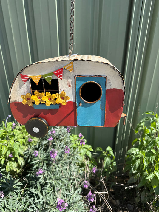 CARAVAN HANGING BIRDHOUSE RED